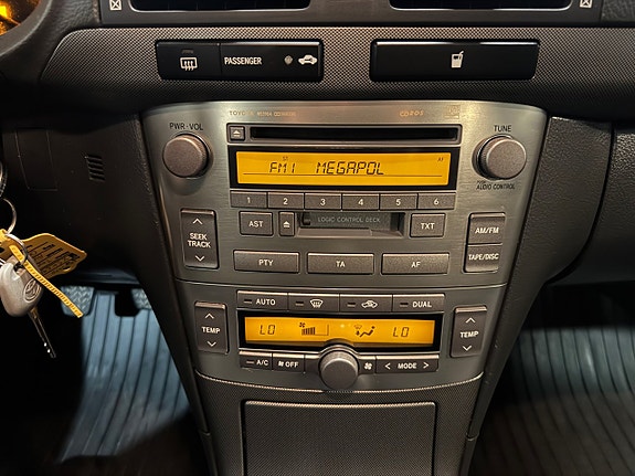 Toyota Avensis 18 of 24