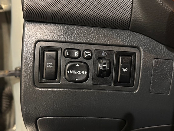 Toyota Avensis 19 of 24