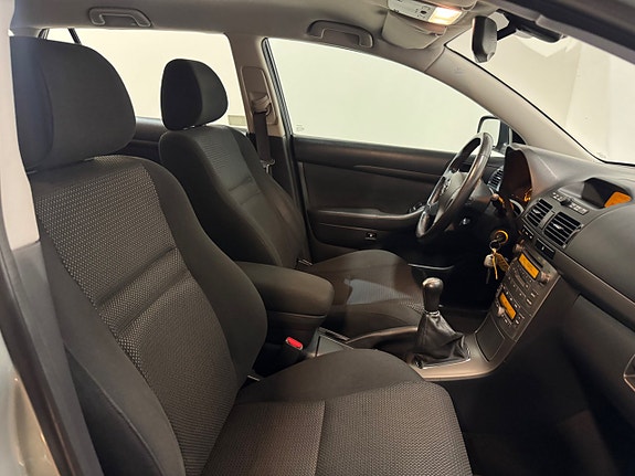 Toyota Avensis 13 of 24