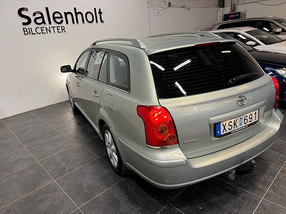 Toyota Avensis 8 of 24