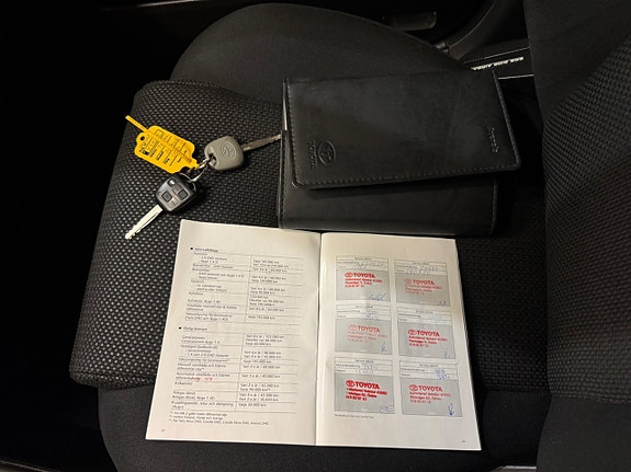 Toyota Avensis 23 of 24