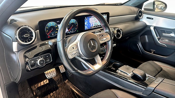 Mercedes-Benz A180 12 of 17