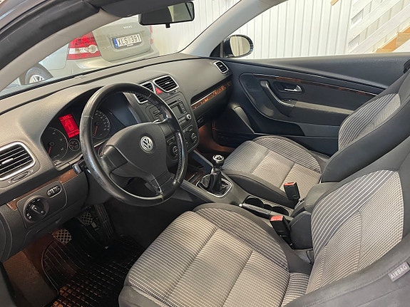 Volkswagen Eos 16 of 28