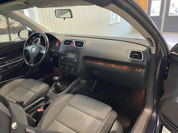 Volkswagen Eos 13 of 28