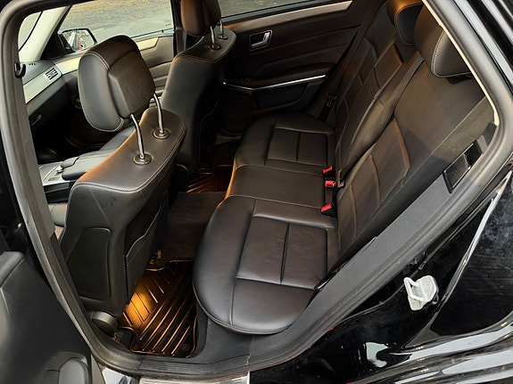 Mercedes-Benz E220 8 of 11