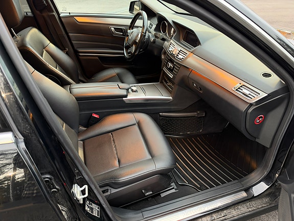 Mercedes-Benz E220 7 of 11