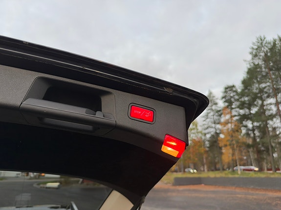 Mercedes-Benz E220 10 of 11