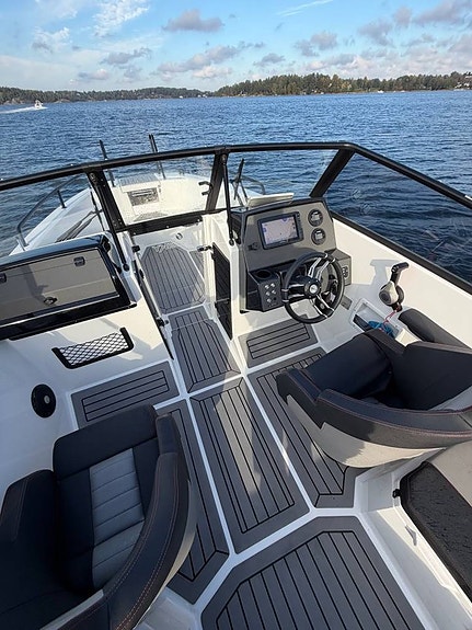 Finnmaster Husky R7 black edition 2022 - Yamaha 200 HK 8 of 12
