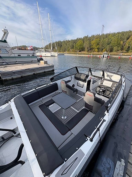 Finnmaster Husky R7 black edition 2022 - Yamaha 200 HK 12 of 12