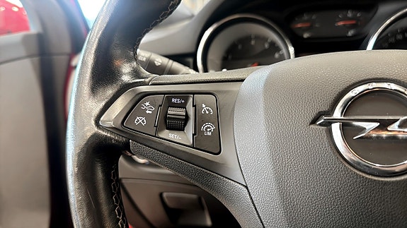 Opel Astra 13 of 18