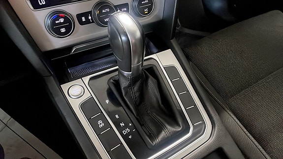 Volkswagen Passat 15 of 20