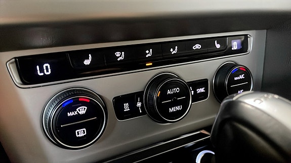 Volkswagen Passat 14 of 20