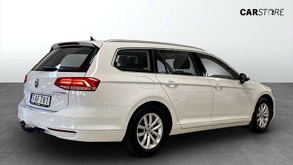 Volkswagen Passat 2 of 20