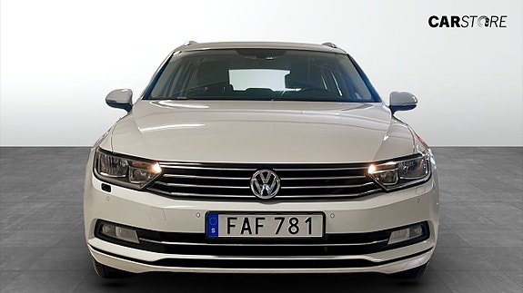 Volkswagen Passat 8 of 20
