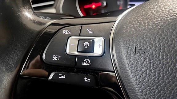Volkswagen Passat 18 of 20