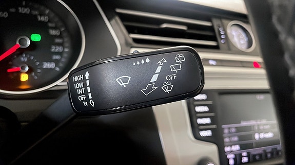 Volkswagen Passat 19 of 20