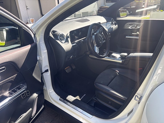 Mercedes-Benz GLA250 e 5 of 16
