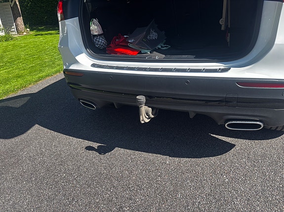 Mercedes-Benz GLA250 e 9 of 16