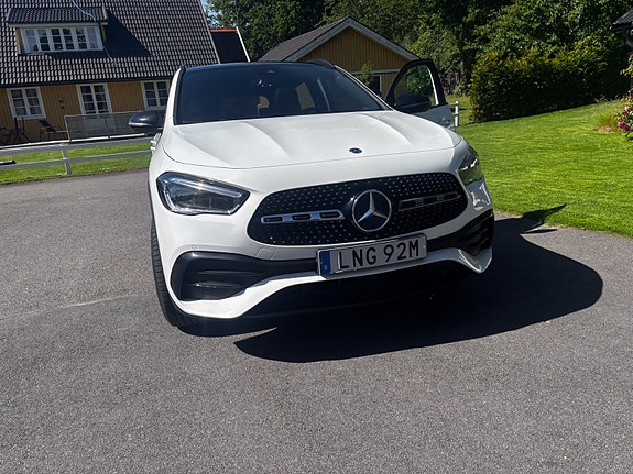 Mercedes-Benz GLA250 e 7 of 16