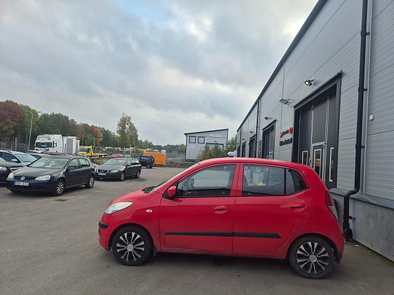 Hyundai i10 7 of 13