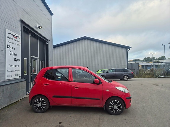 Hyundai i10 2 of 13