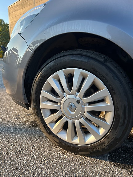 Renault Clio 10 of 13