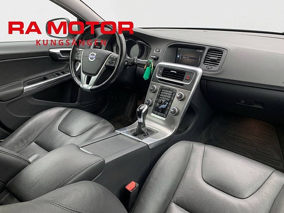 Volvo V60 Cross Country 10 of 20