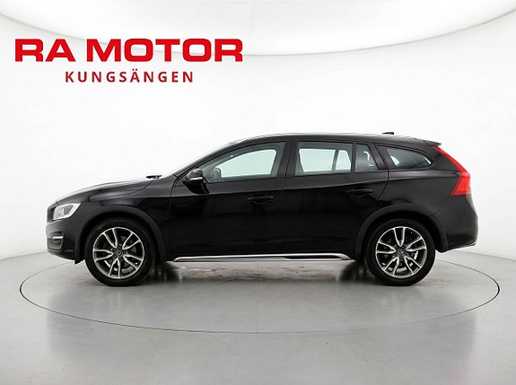 Volvo V60 Cross Country 3 of 20