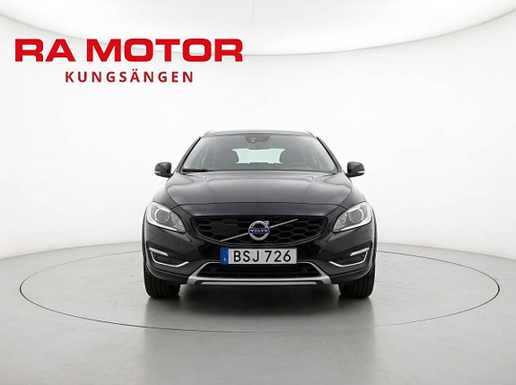 Volvo V60 Cross Country 7 of 20