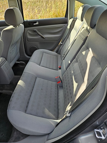 Volkswagen Passat 9 of 9