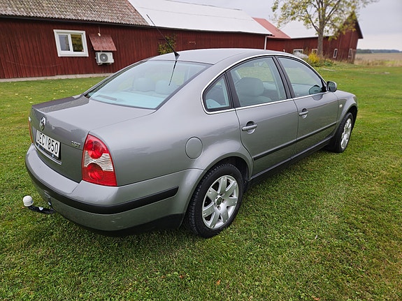 Volkswagen Passat 4 of 7