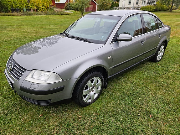 Volkswagen Passat 2 of 7