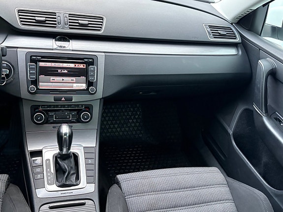 Volkswagen Passat 17 of 17