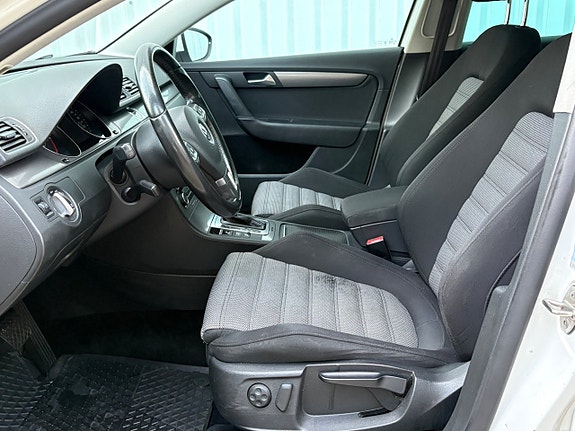 Volkswagen Passat 9 of 17