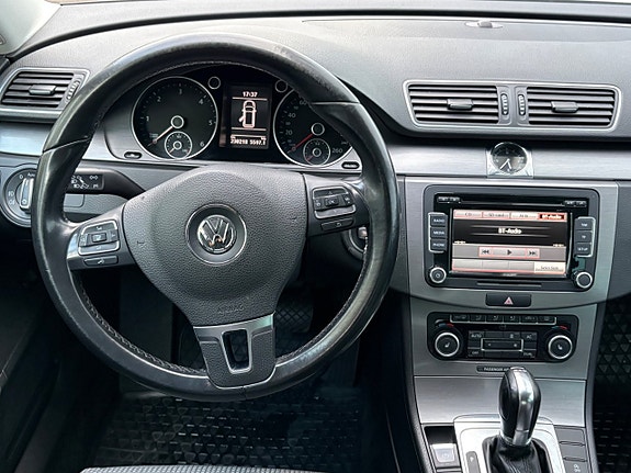 Volkswagen Passat 16 of 17