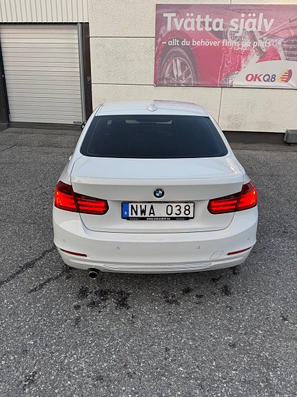 BMW 320d 3 of 11