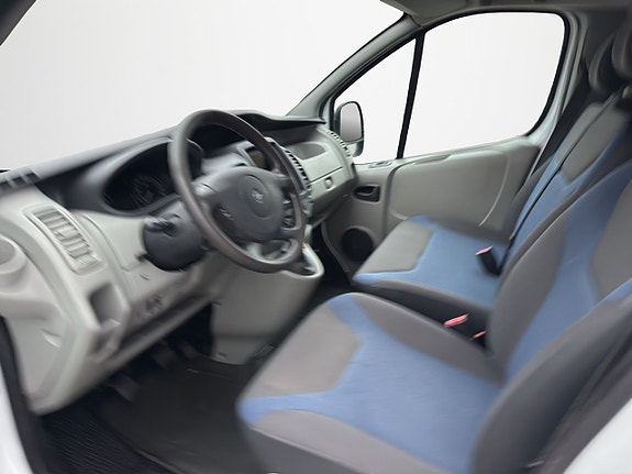 Renault Trafic 9 of 15