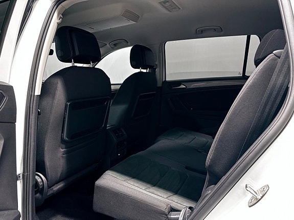 Volkswagen Tiguan Allspace 12 of 30