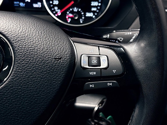 Volkswagen Tiguan Allspace 17 of 30