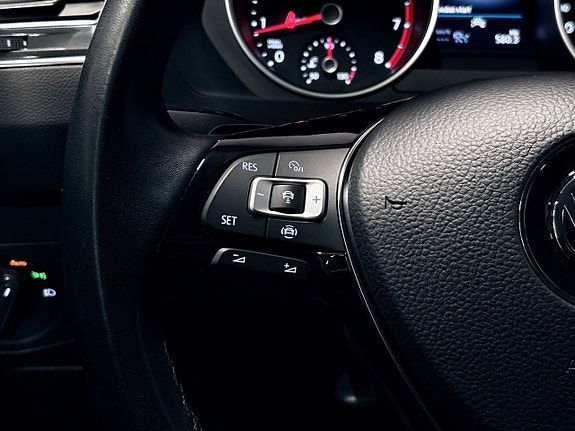 Volkswagen Tiguan Allspace 16 of 30