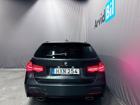 BMW 330i 6 of 30
