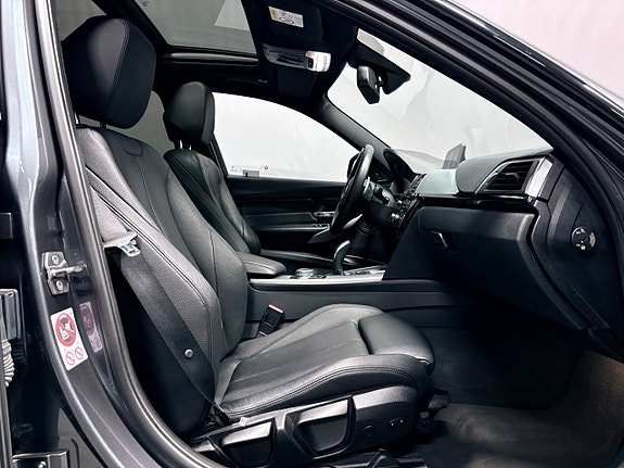 BMW 330i 30 of 30