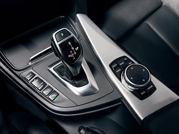 BMW 330i 23 of 30