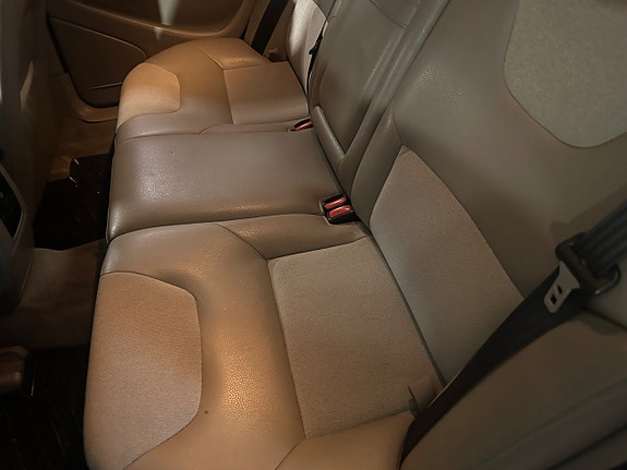 Volvo XC70 9 of 11