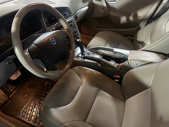Volvo XC70 6 of 11