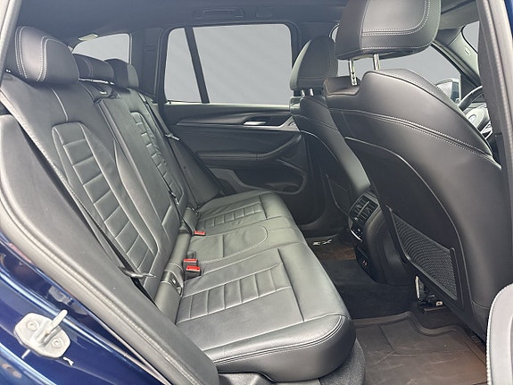 BMW X3 18 of 30