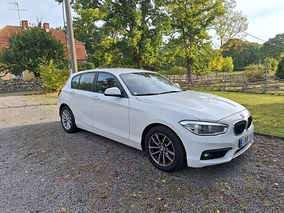 BMW 118i 2 of 6