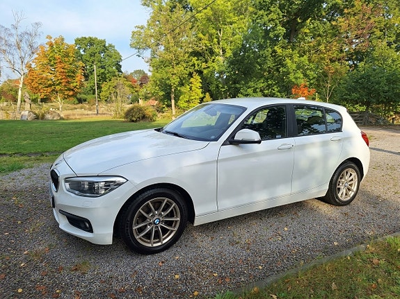 BMW 118i 3 of 6