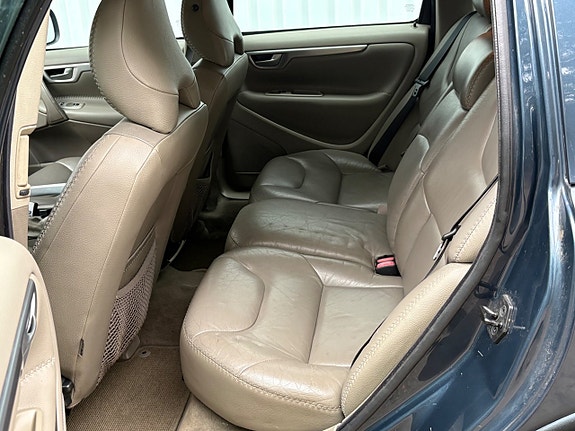 Volvo XC70 10 of 15