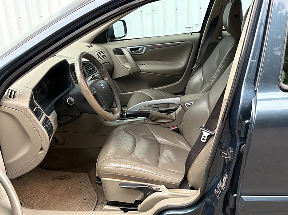 Volvo XC70 9 of 15